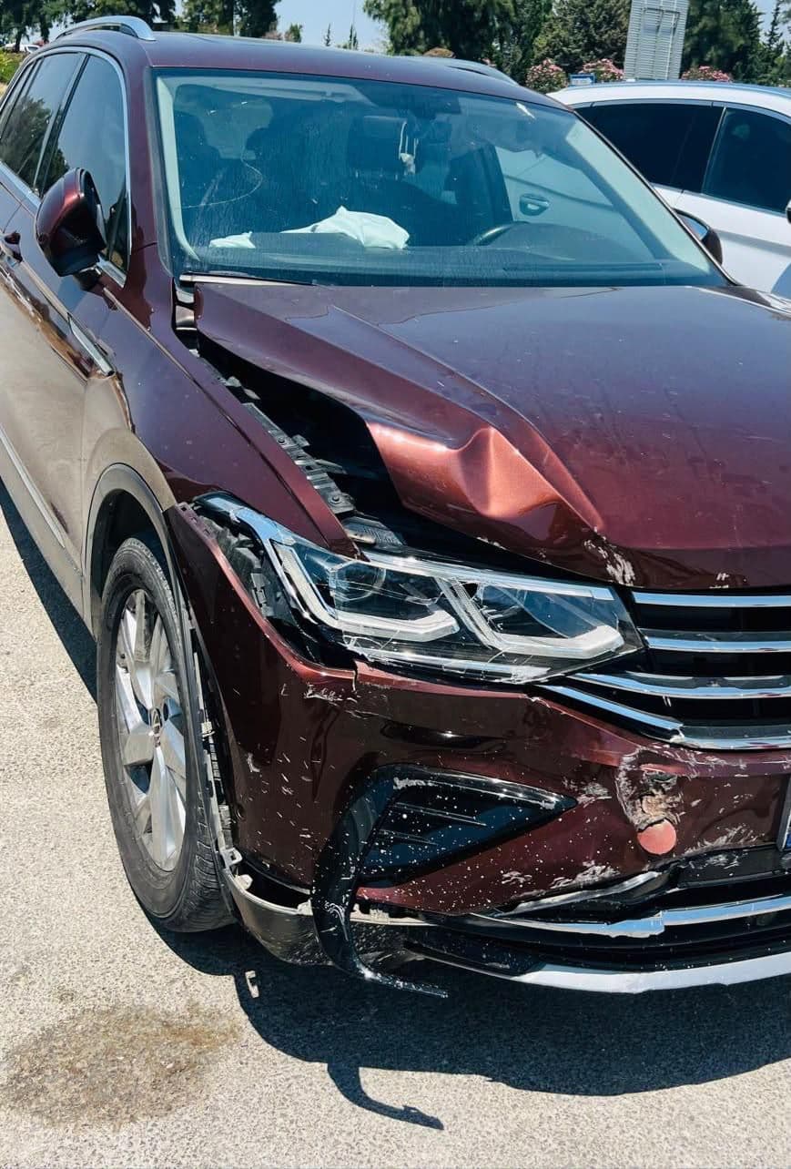 Volkswagen, kaput ve far gitmiş